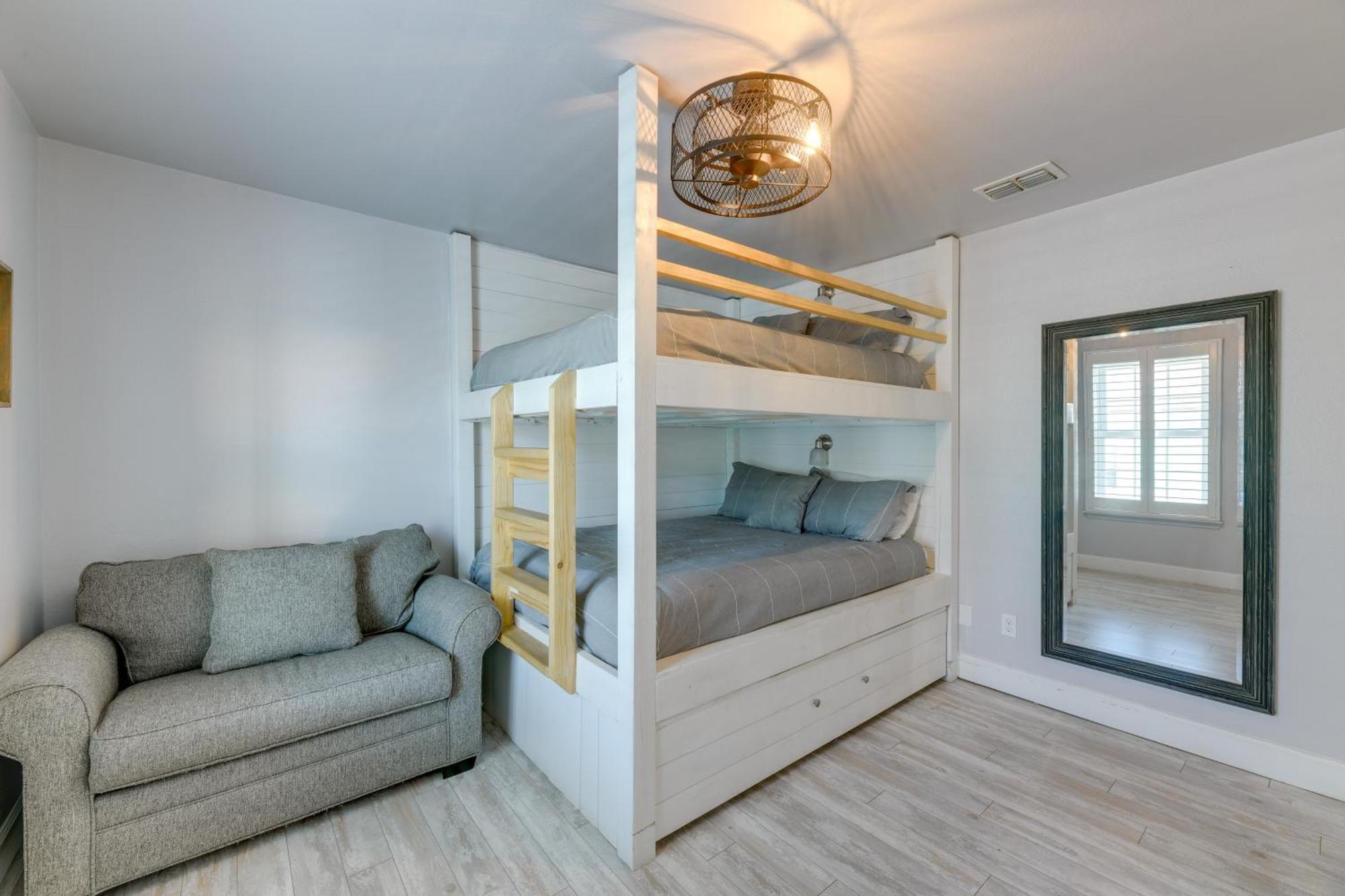 Trendy Port Aransas Home With Private Pool And Deck! Buitenkant foto