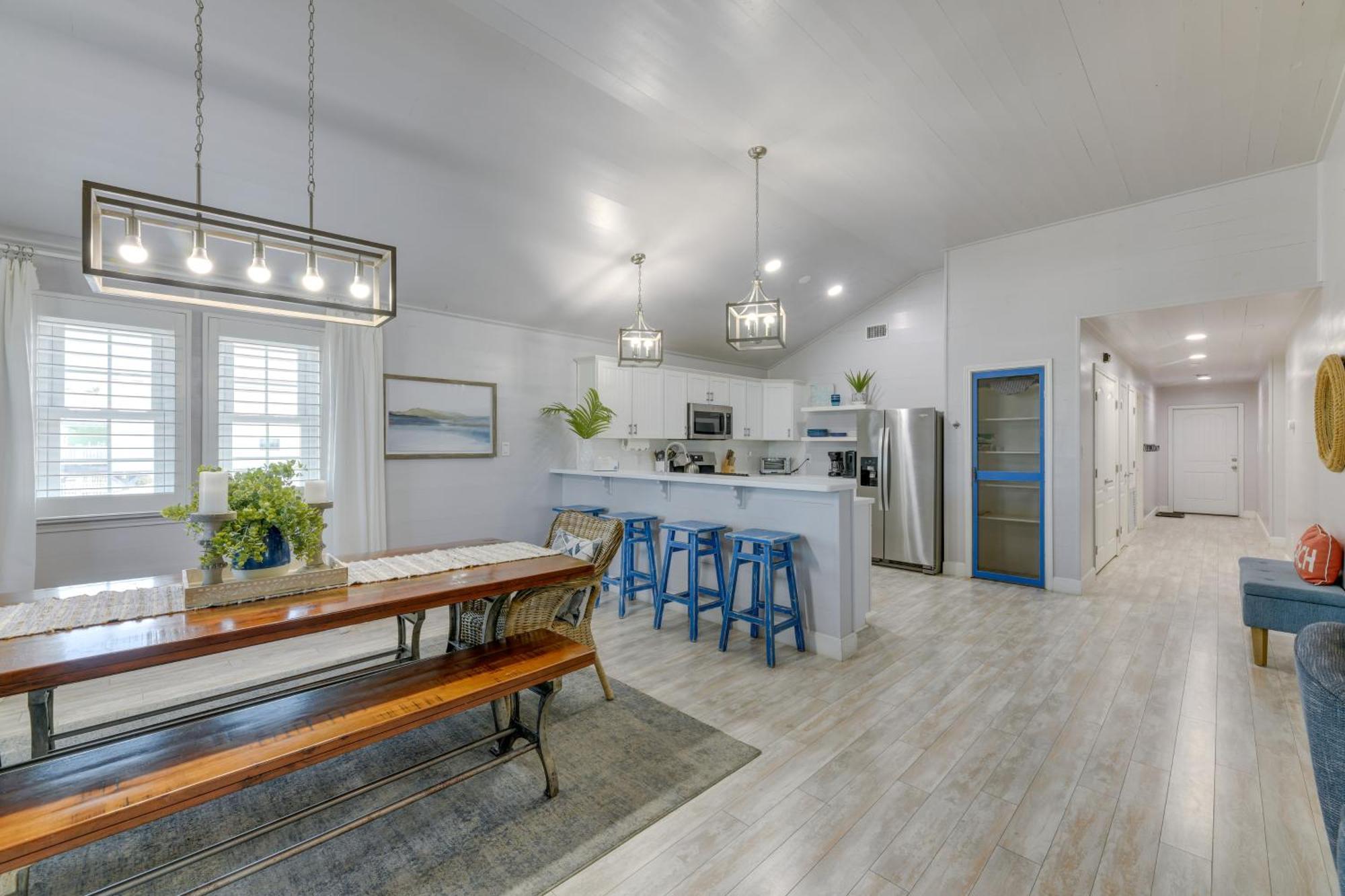 Trendy Port Aransas Home With Private Pool And Deck! Buitenkant foto